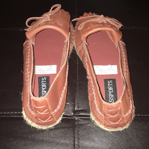 Sz7.5🆕Luxury Passports Kilted Espadrilles - Picture 3 of 7